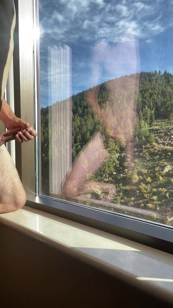 Edge Master: Hotel view cumshot