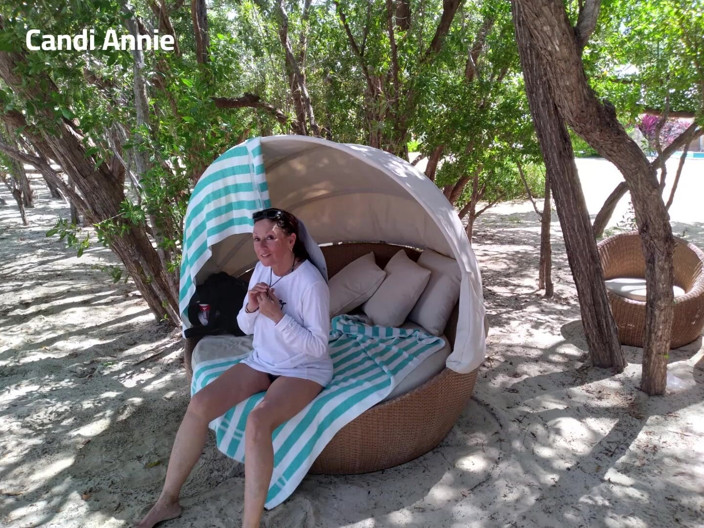 Candi Annie: Hành trình caribê với máy bay bà già sexy candi...