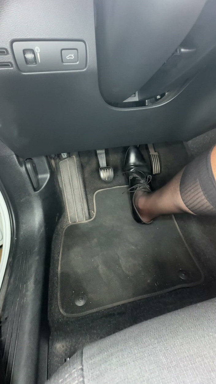 MaelHunter: Playing in Socks in the Car