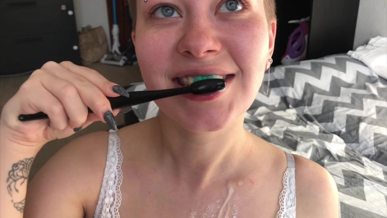 Vilu_and_Mi: Vilu vidish si lava i denti con il suo carico...