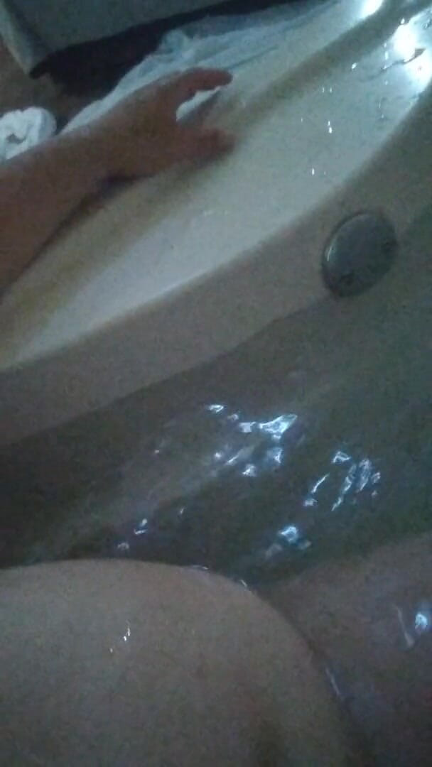 Ziasavv: rubbing my transgirl clit