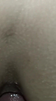 Sodomie en gros plan avec un cul poilu