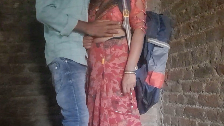 Hot Sona Bhabi: Indická vysokoškolská učitelka má sex