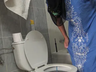 Souzan Halabi: Perverted Muslim MILF Wants Big Cocks in Her Hairy Pussy