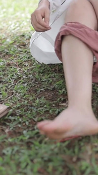 Video Awam Pertama Saya, Melancap Dalam Pakaian Satin Putih Saya