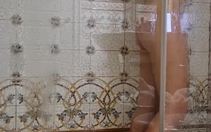 Pinkbearbirgit: This Is What Women Do in Shower if They Feel...