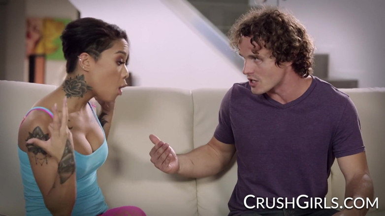 Crush Girls: Crush Girls - memek honey gold dientot habis-habisan sama abang tirinya...