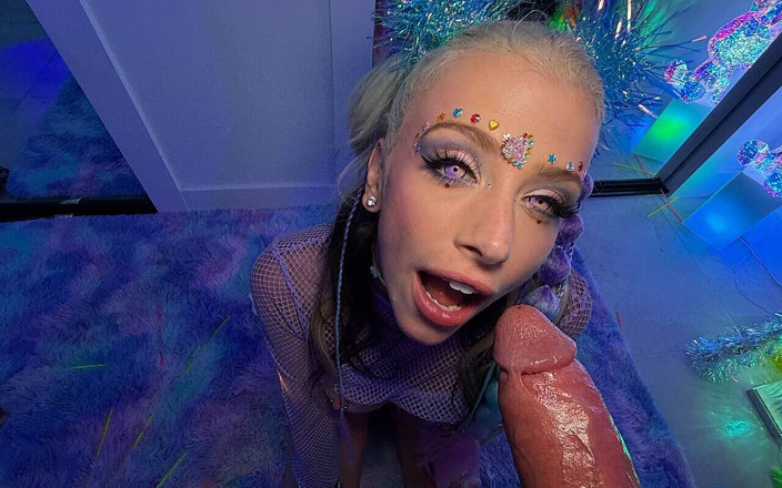 Rave Bunnys: Kensie Snow Face sedí Richarda a jezdí v každé poloze...