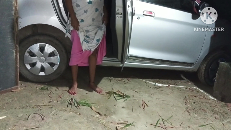Nisha bhabhi ki chudai: Baise dans la voiture avec son copain la nuit