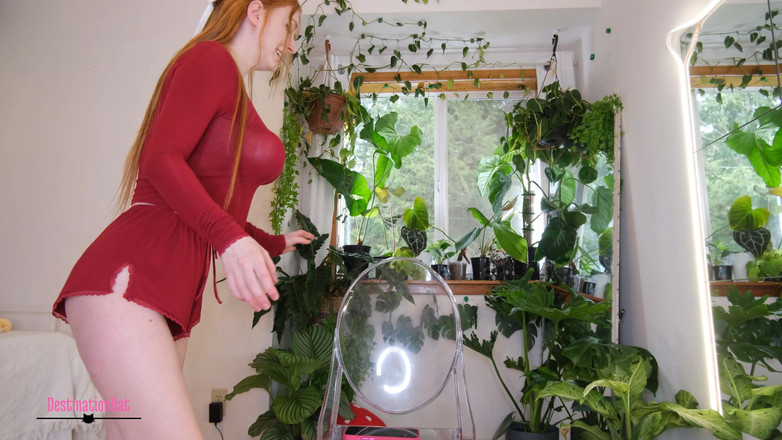 Destination Kat: Il desiderio di seni più grandi