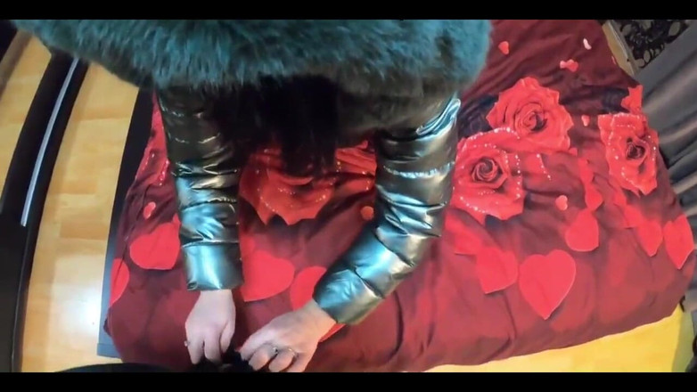 MilfyCalla: 熟女合集 - 恋物癖性爱，口交，羽绒夹克和毛皮 8