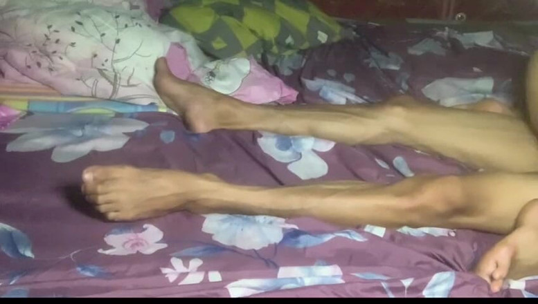 memekbinor: वास्‍तव में!! सूजे टखने के साथ पड़ोसी की पत्नी को चोदना