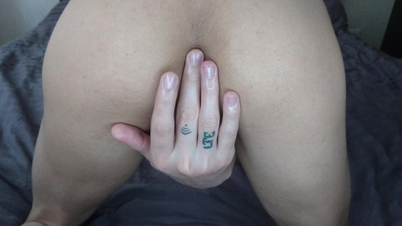 Matthew hotty: I Put My Fingers in My Pretty Ass