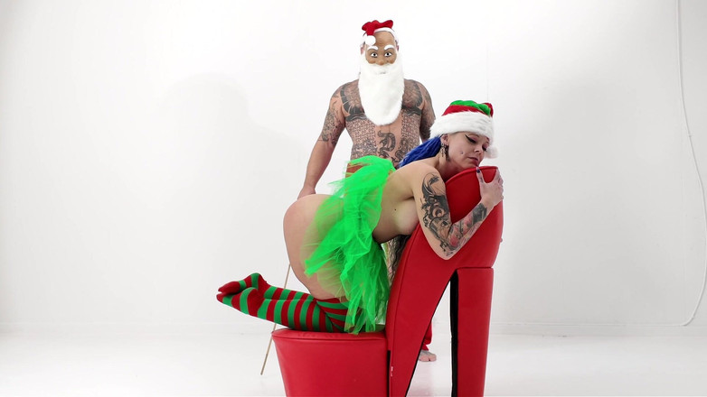 EdgesOfReality: Boże Narodzenie Cane na Naught Elf Girl