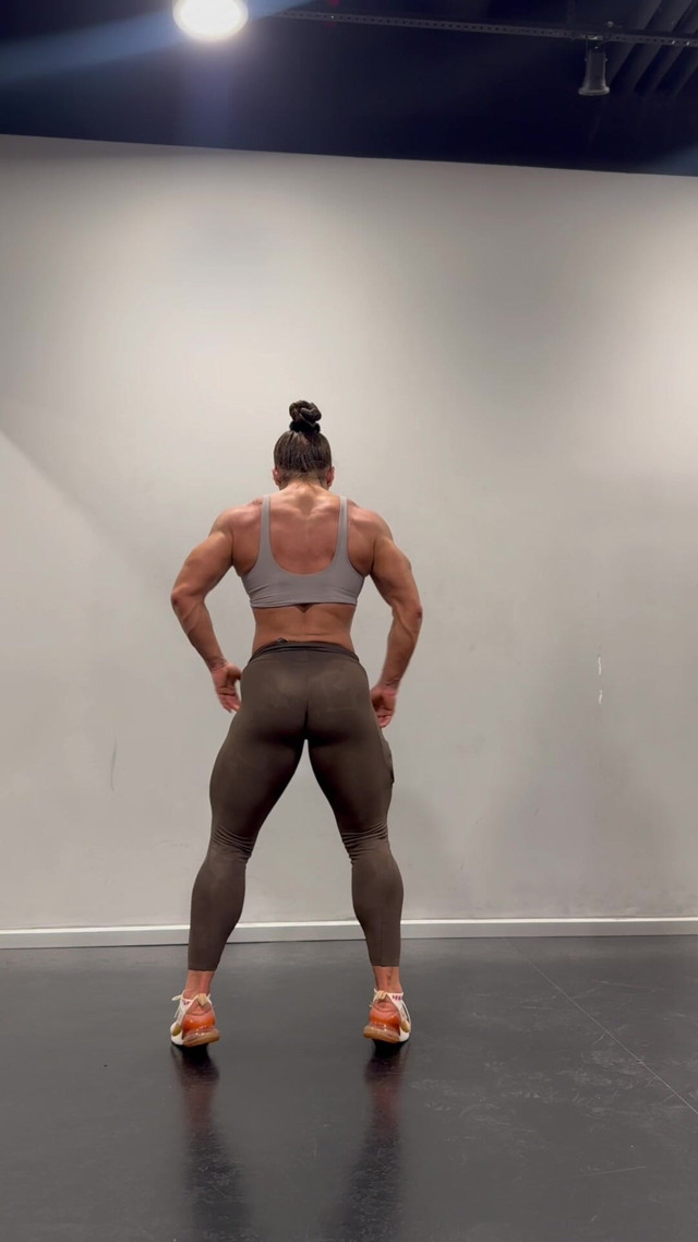 Soft Lines. Hard Rules. (Alesya muscledoll) Soft Lines. Hard Rules. (Alesya muscledoll)