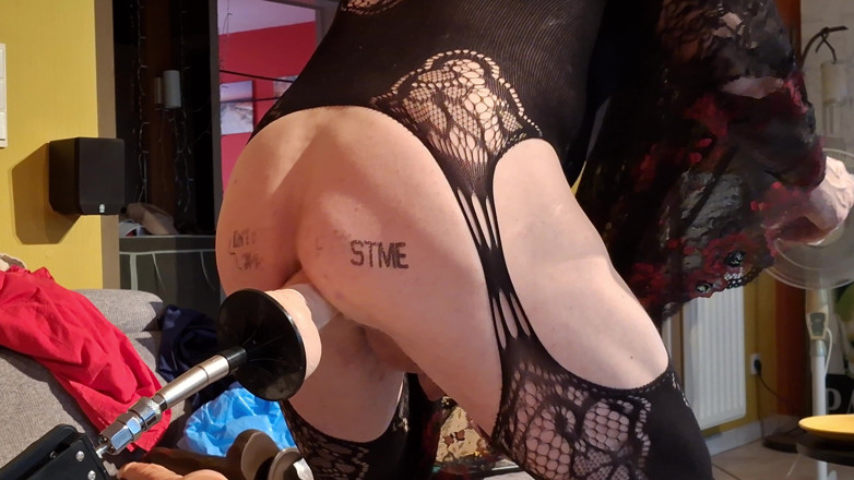 sadiacrossdresser: Fuck Machine