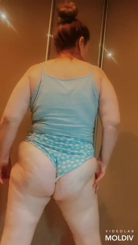 VikkiGeorgia: Шоу трусиків бабусі