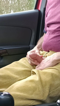 クイック兼Cruising Laybyに駐車されたコードを身に着けて