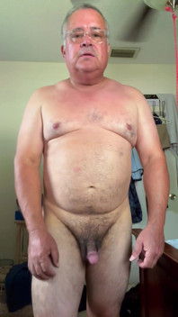 침실에서 누드 남자