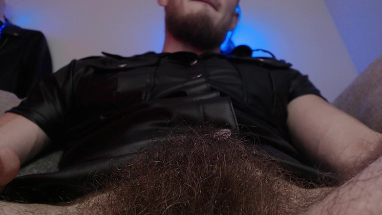 Hunky time: Uctívání Pubis a ptáka s koulemi