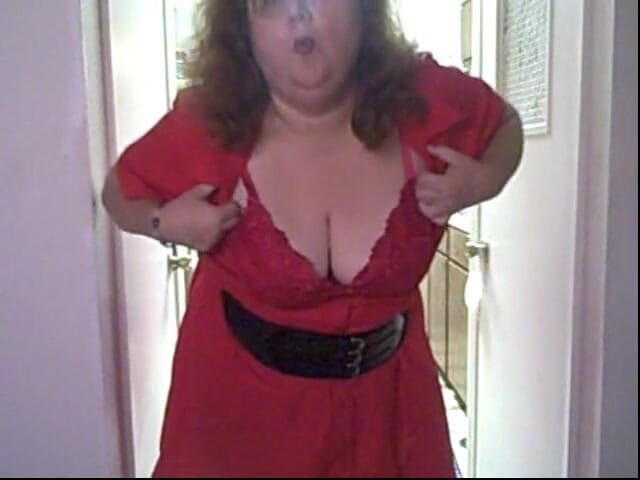 BBW nurse Vicki adventures with friends: Vestito rosso parte 2 Unisciti al mio fan club e vedrai...