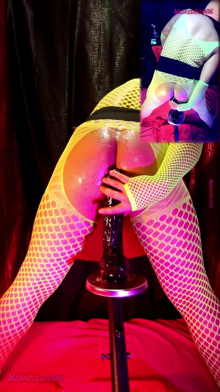 Maskedboy616: Skákání Můj Naolejovaný Zadek, Ve Žluté Fluorescenční Spodní Prádlo 1