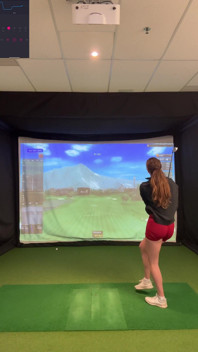 Încerc să golf într-un simulator cu My Lush in! Încerc să nu ejaculez în timp ce fac schimb!