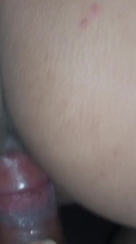 Follada real con mi vecina mientras todos están en la fiesta de su esposo, casi nos atrapan