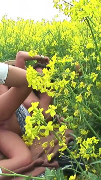 Cachonda Nancy follada analmente en la naturaleza