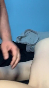 Ce pervers me baise et jouit au fond de ma chatte d'une finale incroyable