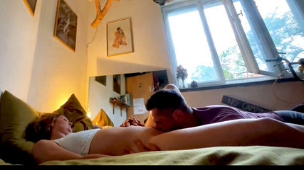 Max and Annika: Voglio la sua faccia tra le mie gambe e venire...