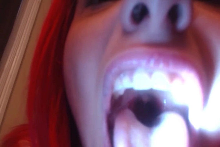 Quinn brooks: Tosse gola da vicino (wmv)