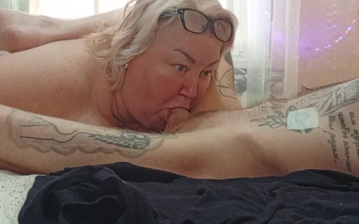 Zona901: Ik liet mijn pik aan mijn kamergenoot zien zodat ze...