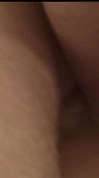 Nadržená sexy blondýnka dostane fisting a pak ji dobře ošuká její manžel