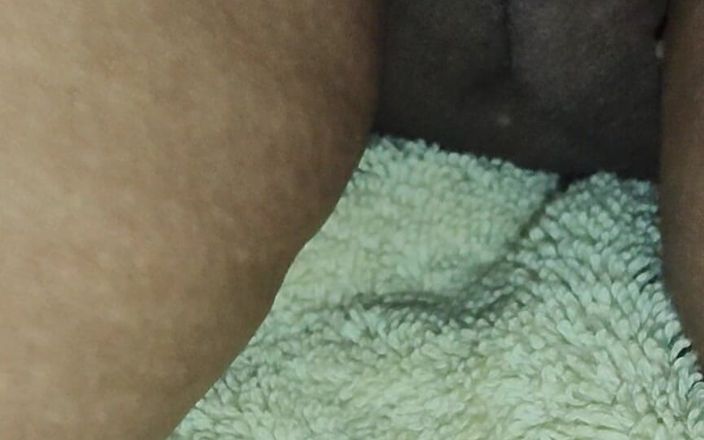 Midnight girl: Memek sempit gadis seksi kota ini dientot habis-habisan sampai mengerang...