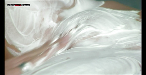 Antonio Adamo Film: Orta yaşlı seksi kadın masöre amını tıraş ediyor - seks ve...