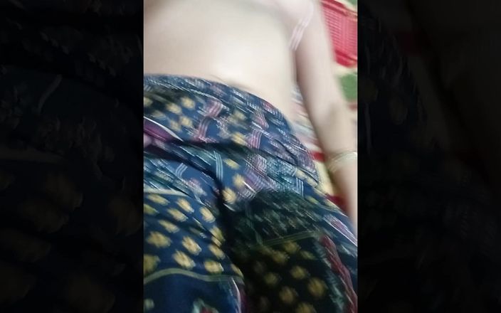 MrsShivani: Красива індійська дезі бхабхі показує свої цицьки і трахається