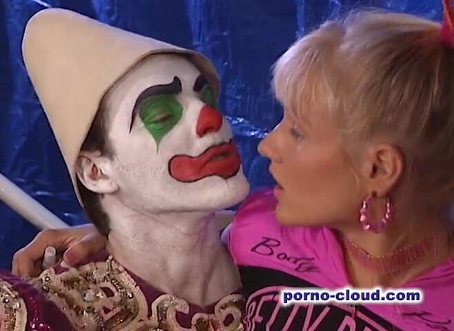 Porno Cloud: ตัวตลกเย็ดเก่งกว่า