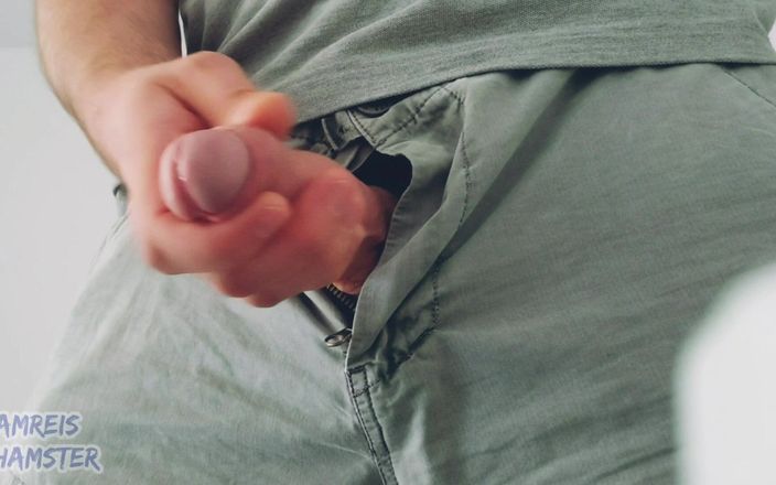 Amreis: Masturbación - pre-semen y esperma Orgasmo en pantalones cortos en el...