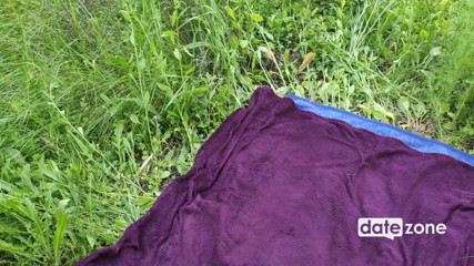 Datezone: Bonita esposa de campo con apretado coño folla en el...
