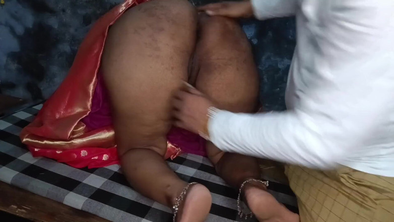 Yourgeeta8899: 25歳の美しいデジ・バビは、義理の弟がガールフレンドの写真をヒンディー語音声で見せたときに怒った
