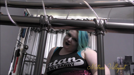 Mxtress Valleycat: Stripper heel tease