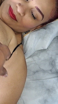 成熟したBBWが私のチンコを見て興奮する