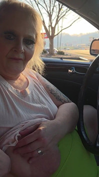 Em Vista Pública, Shes Flahing Tities para Você