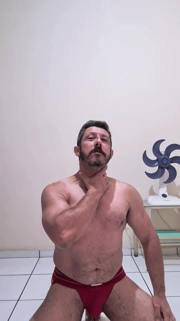 Punchbagplz: Train with the Heel - Gouine Wrestling POV