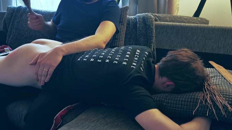 Oznob Oznofla: Amateur Boy Gets His First Spanking