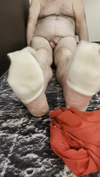 Les couilles pieds nues de l’entraîneur Karl [8893]