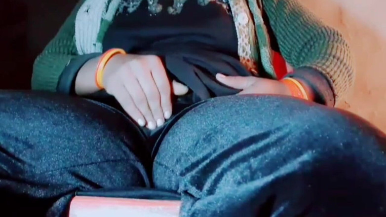 TricolorMusic3: 핫한 인도 인도 18살 아주 아름다운 인도 소녀 소년의 페니스, 크고 쪼이는 강하고 강했습니다