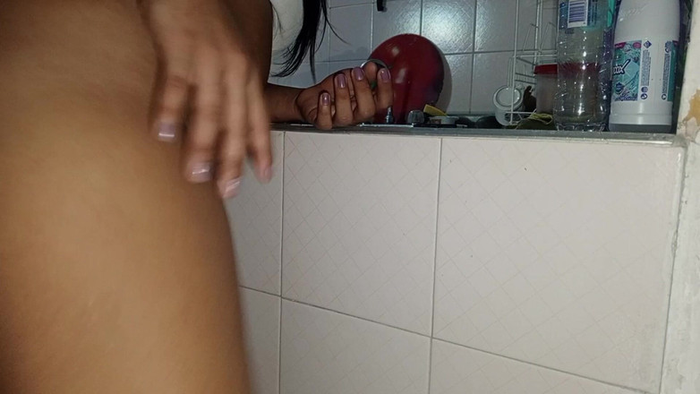 NatalyGirl: मेरी सुंदर पत्नी के साथ घर का बना सेक्स वह टिकटोक नृत्य कर रही थी और मैंने उसे बहकाया