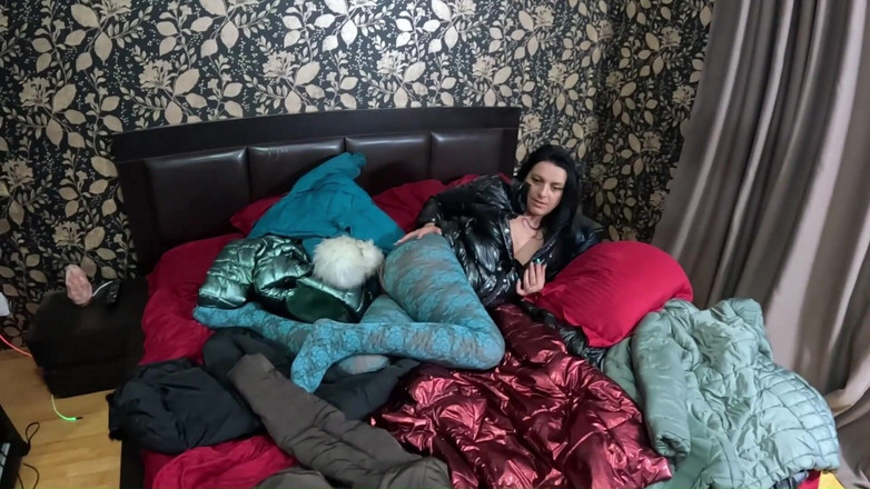 MilfyCalla: Sikişmek ve mastürbasyon için kullanılan birkaç parlak ceket 267- ön izleme